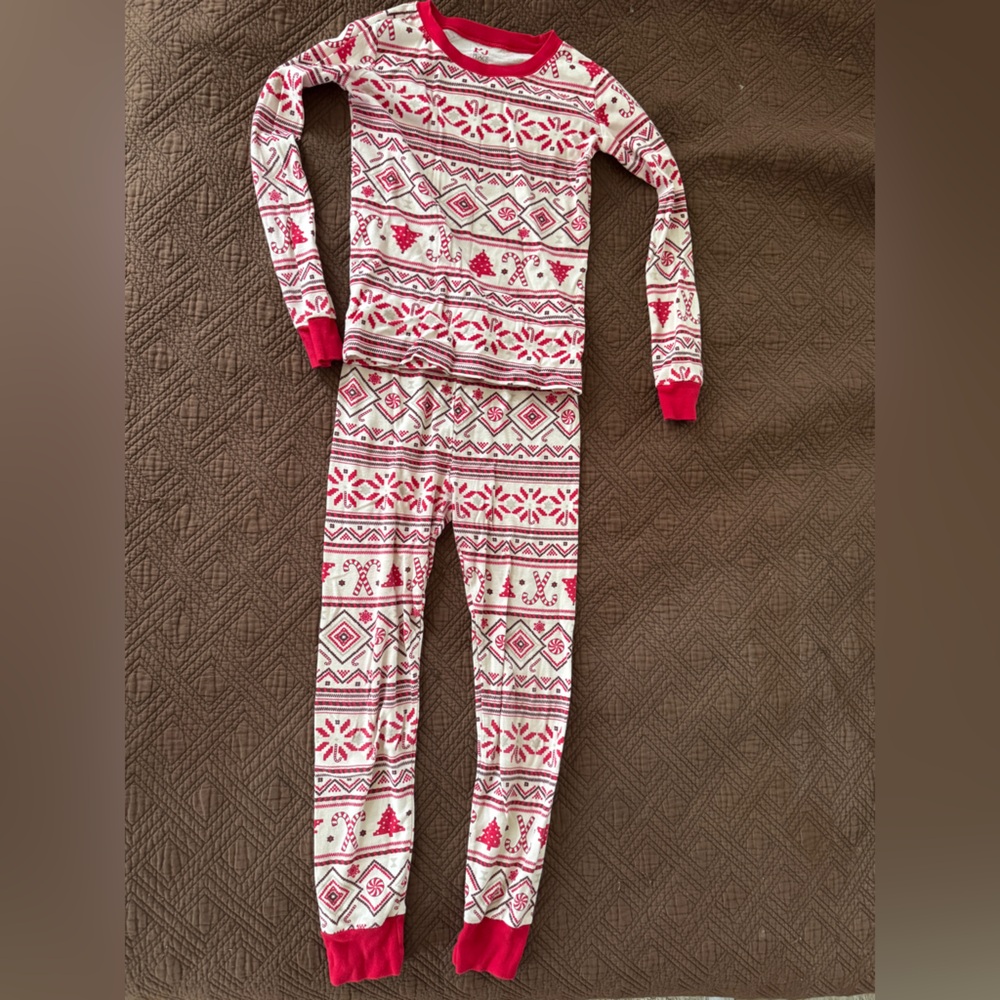 The Children's Place Red and White Christmas Patterned Pajama Set